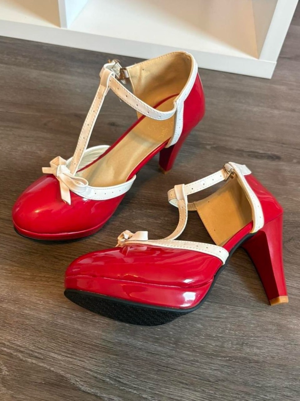 Veto Cuoio Classic T-Strap Red Mary Jane Heels with White Trim, Size 40 (U.S 9)